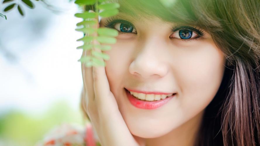 穿戈壁 越冻土 跨海洋 中国高铁驰骋多样环境